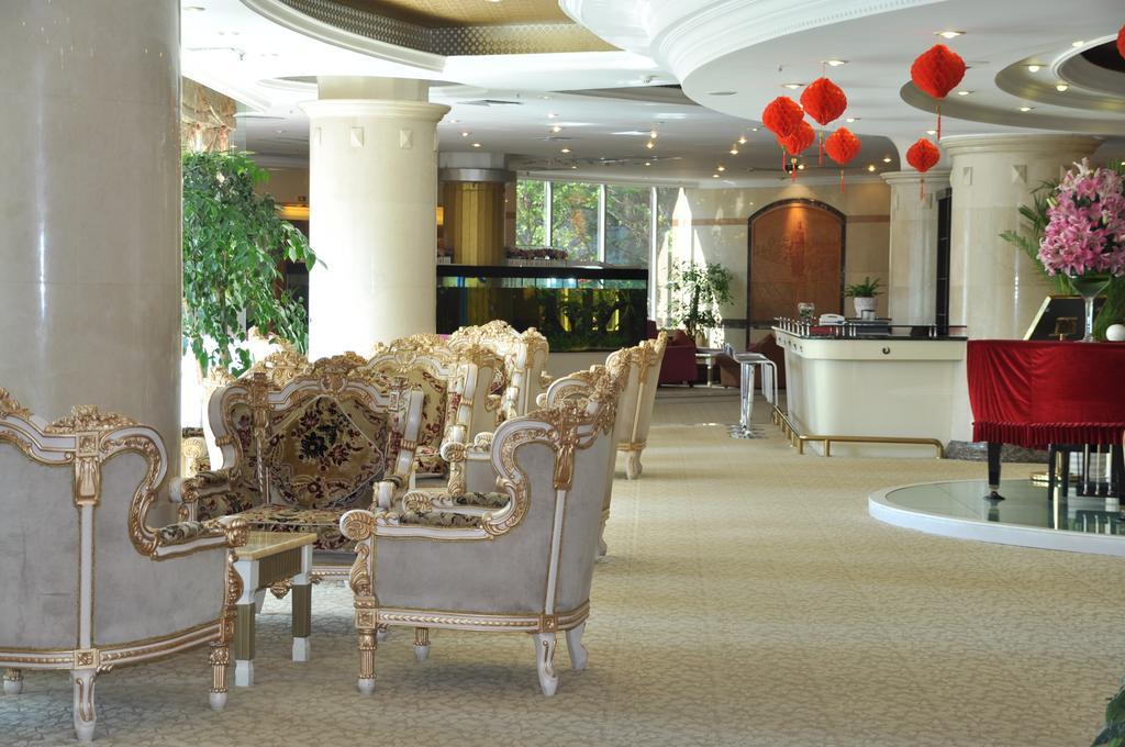 Green Land Hotel Kunming Exterior photo