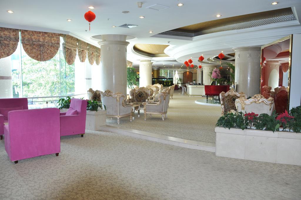 Green Land Hotel Kunming Exterior photo
